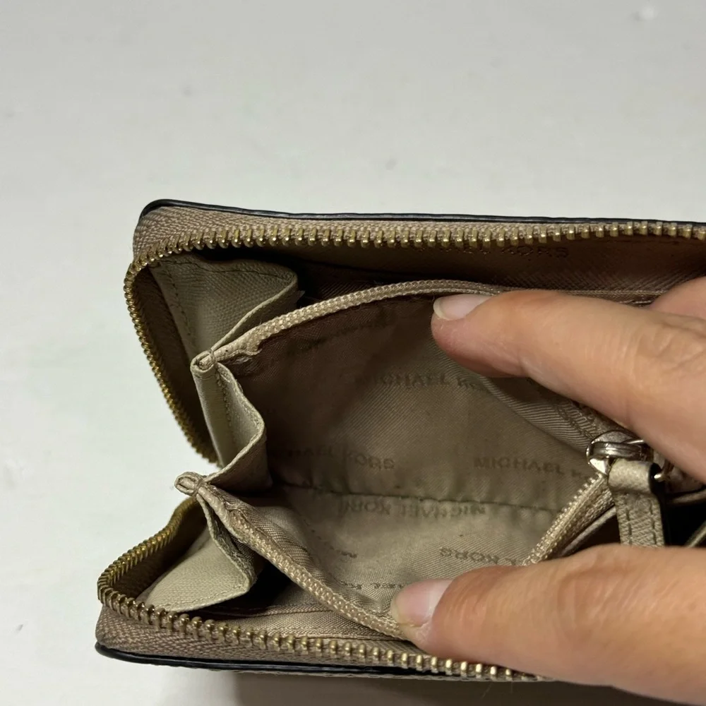 MICHAEL KORS Small Pebbled Leather Wallet